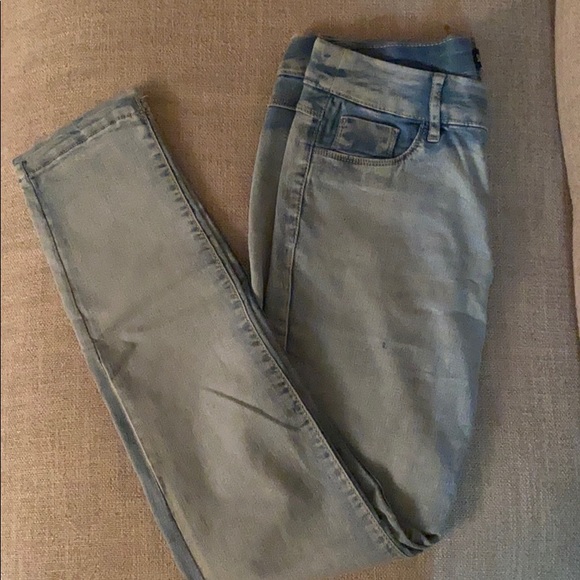 Jeans - Picture 1 of 3